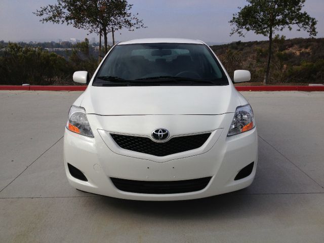 Toyota Yaris 2009 photo 1