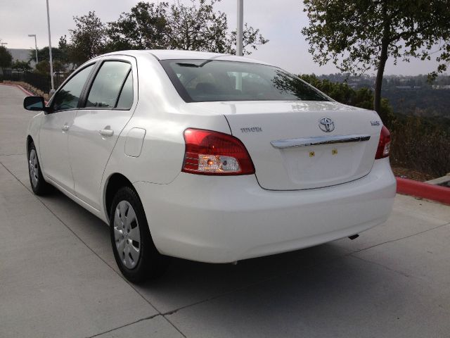 Toyota Yaris 2009 photo 2