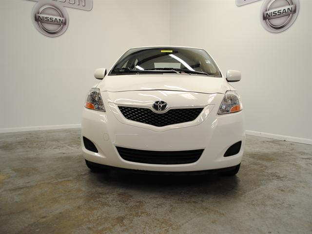 Toyota Yaris 2009 photo 1