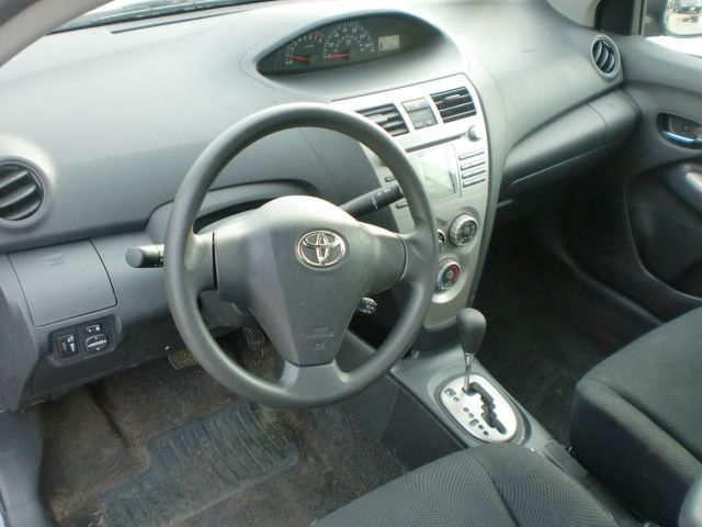 Toyota Yaris 2009 photo 7