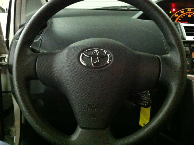 Toyota Yaris 2010 photo 11