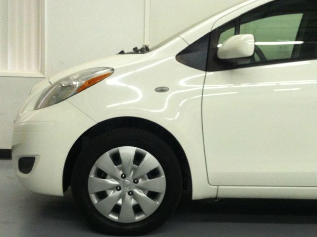 Toyota Yaris 2010 photo 18