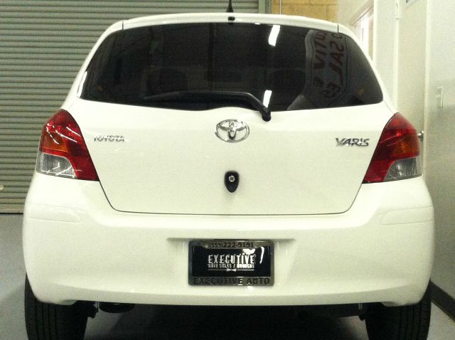 Toyota Yaris 2010 photo 3