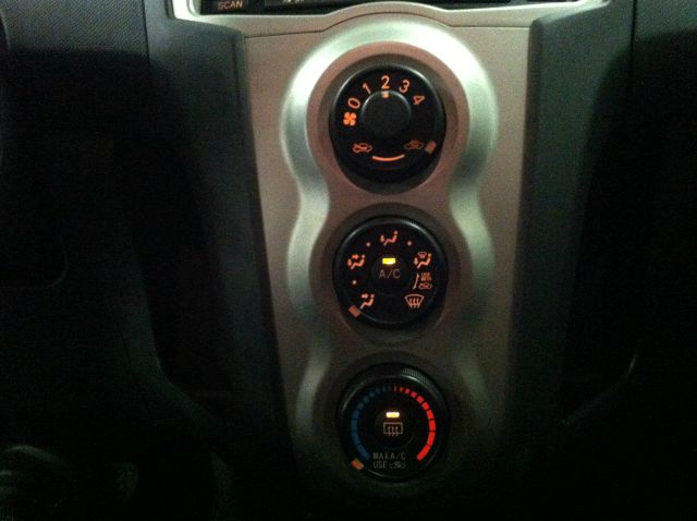 Toyota Yaris 2010 photo 5