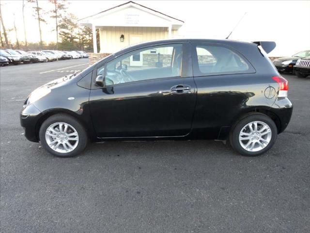 Toyota Yaris 2010 photo 2