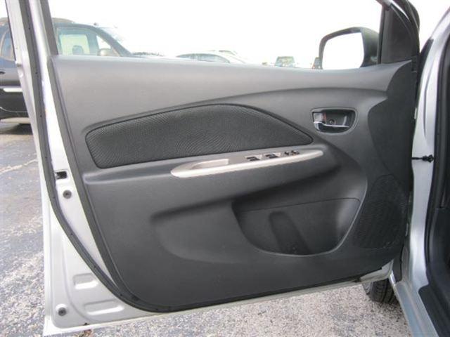 Toyota Yaris 2010 photo 3