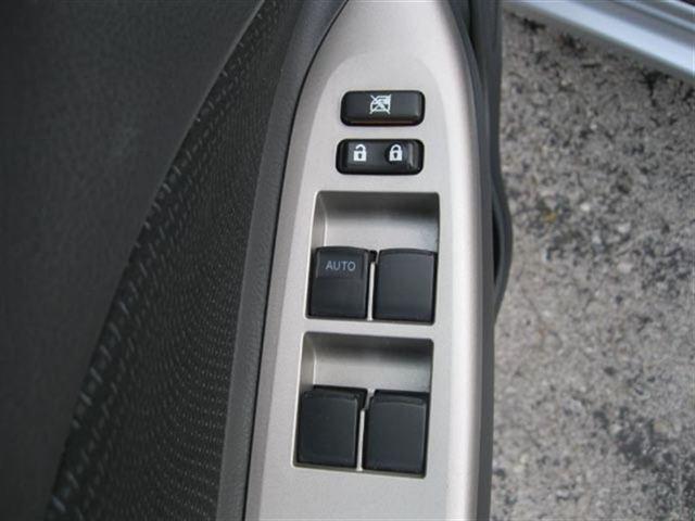 Toyota Yaris 2010 photo 4