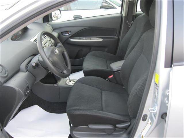 Toyota Yaris 2010 photo 5