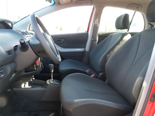 Toyota Yaris 2010 photo 3