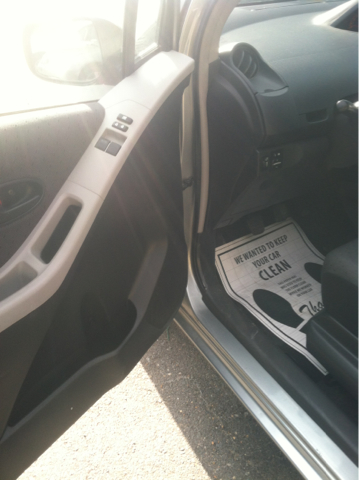 Toyota Yaris 2010 photo 7