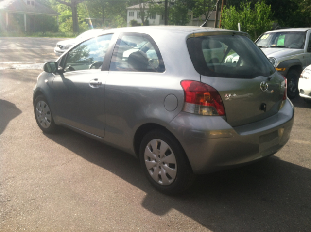 Toyota Yaris 2010 photo 9