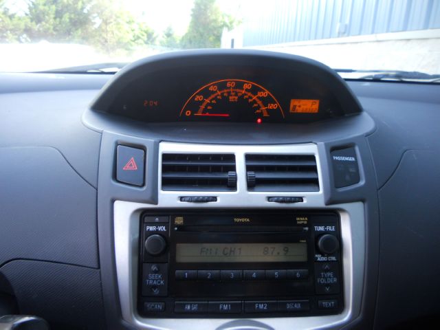 Toyota Yaris 2010 photo 1