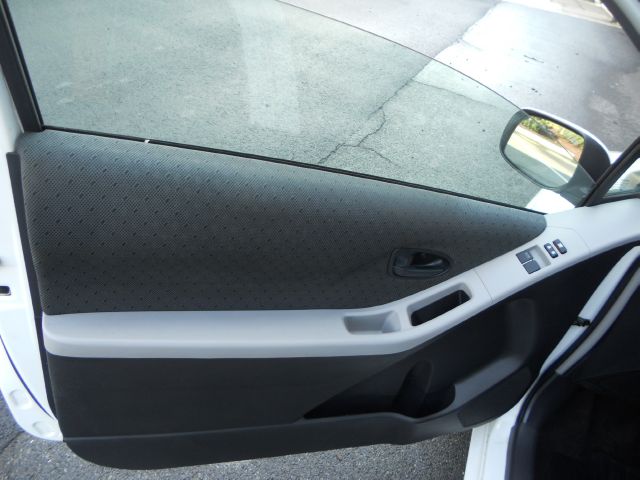 Toyota Yaris 2010 photo 3