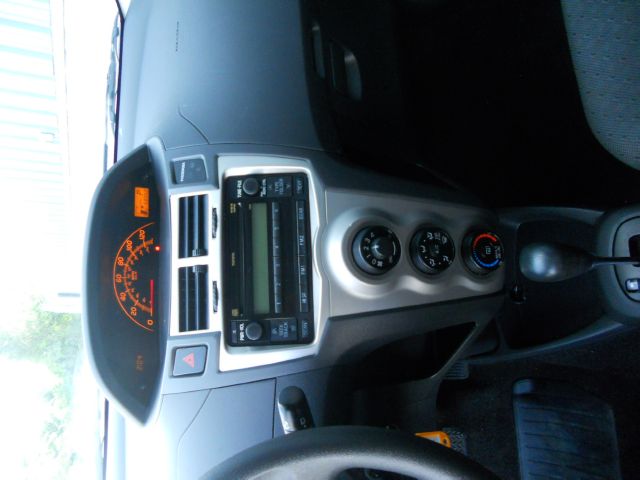 Toyota Yaris 2010 photo 4
