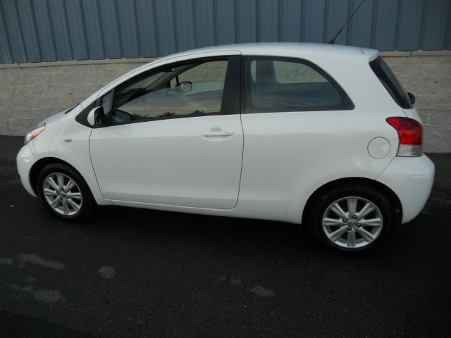Toyota Yaris 2010 photo 5