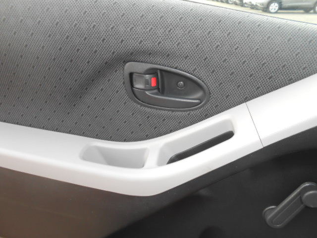 Toyota Yaris 2010 photo 4