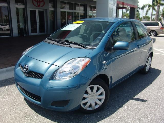 Toyota Yaris 2010 photo 2