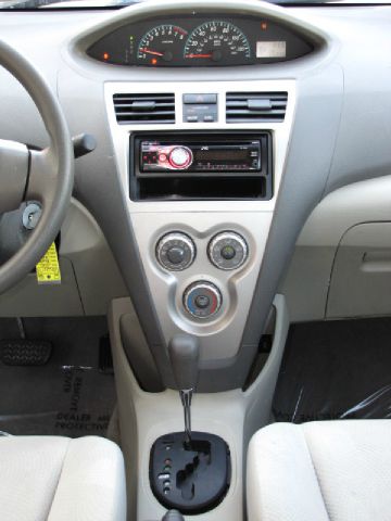 Toyota Yaris 4DR 4WD Sport AT Sedan