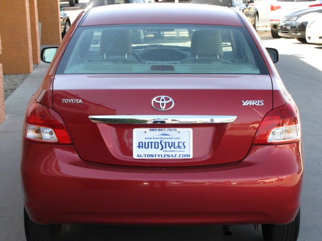 Toyota Yaris 2010 photo 1