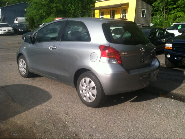 Toyota Yaris 2010 photo 8