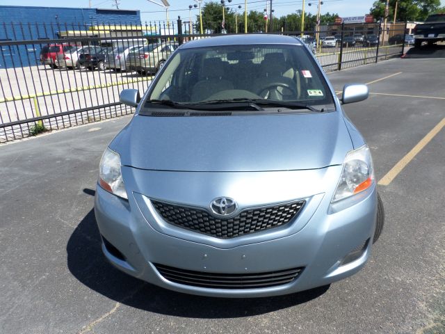 Toyota Yaris 2010 photo 3