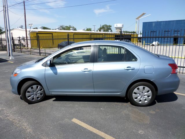 Toyota Yaris 2010 photo 4