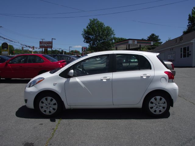 Toyota Yaris 2011 photo 13