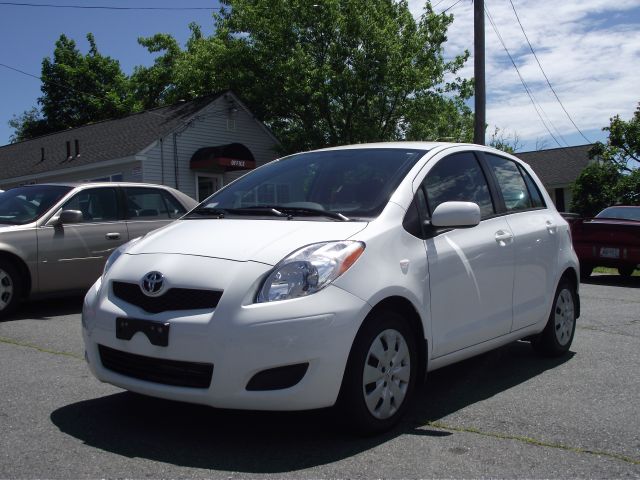 Toyota Yaris 2011 photo 17