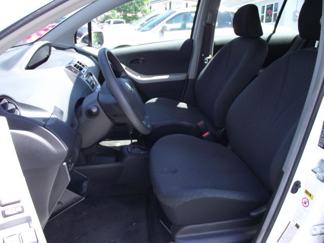 Toyota Yaris 2011 photo 20