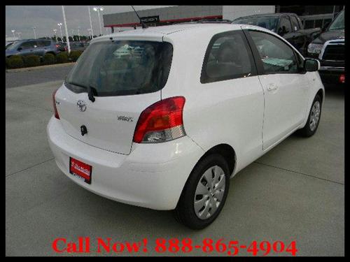 Toyota Yaris 2011 photo 4