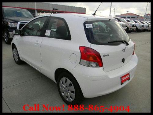 Toyota Yaris 2011 photo 1