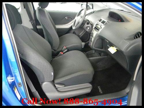 Toyota Yaris 2011 photo 1