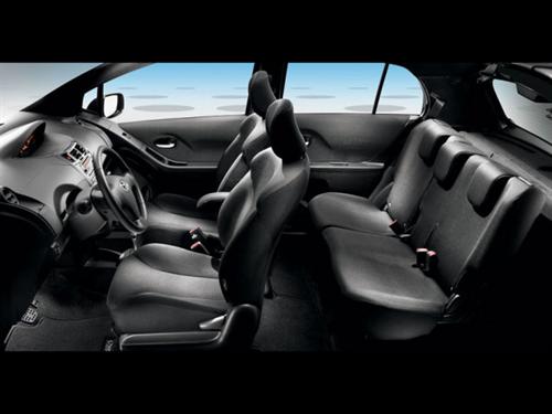 Toyota Yaris 2011 photo 1