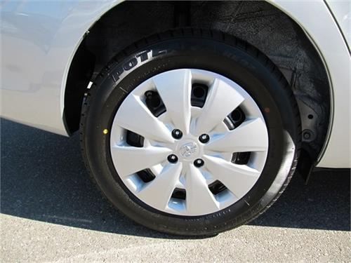 Toyota Yaris 2011 photo 4