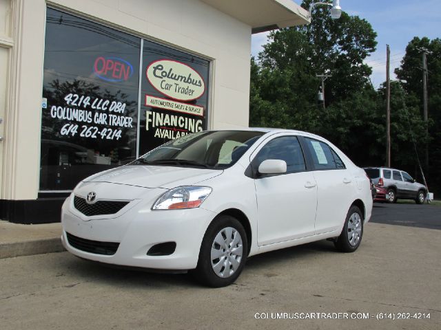 Toyota Yaris 2011 photo 2