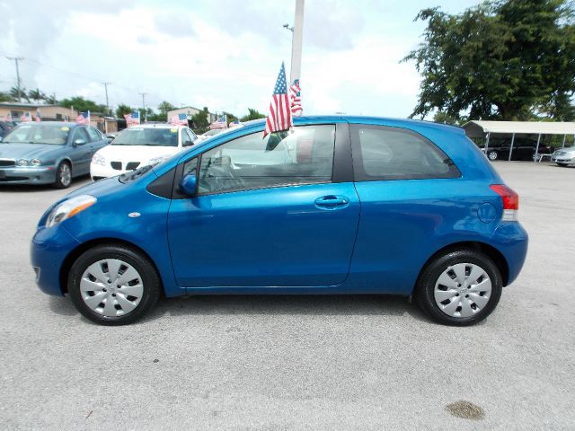 Toyota Yaris 2011 photo 4