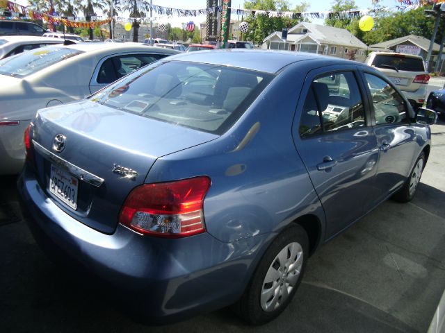 Toyota Yaris 2011 photo 5