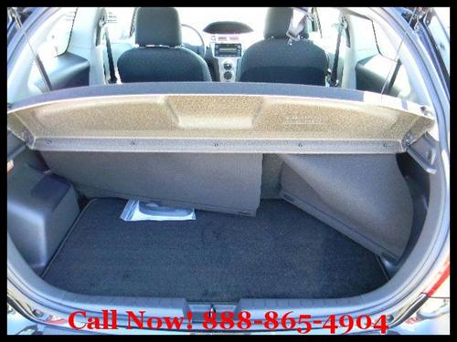 Toyota Yaris 2011 photo 1