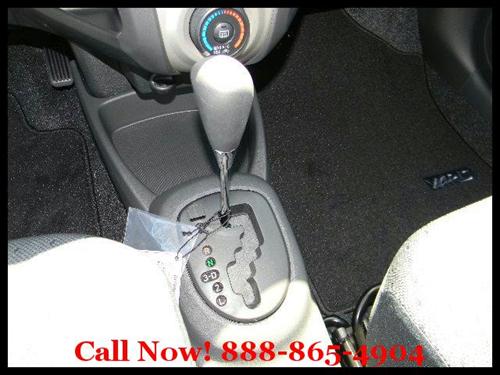 Toyota Yaris 2011 photo 4