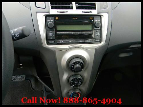Toyota Yaris 2011 photo 4