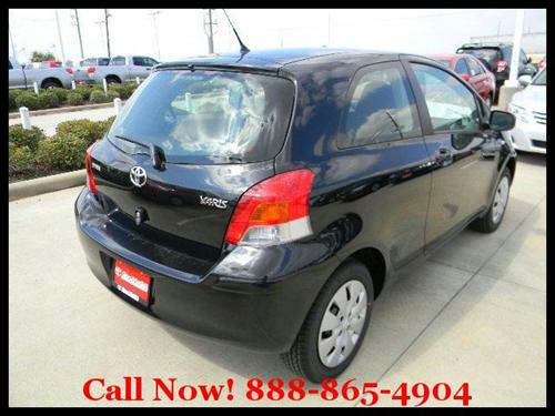 Toyota Yaris 2011 photo 1