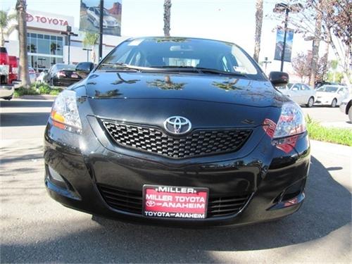 Toyota Yaris 2011 photo 2