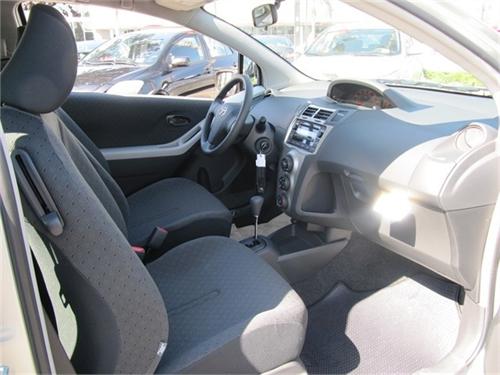 Toyota Yaris 2011 photo 4
