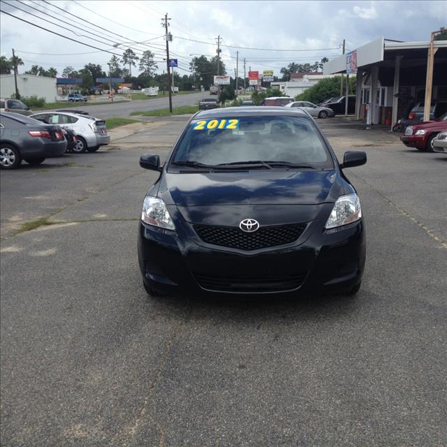 Toyota Yaris 2012 photo 2