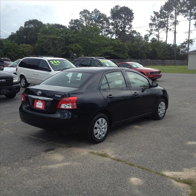 Toyota Yaris 2012 photo 4