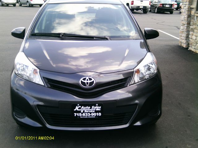 Toyota Yaris 2012 photo 0