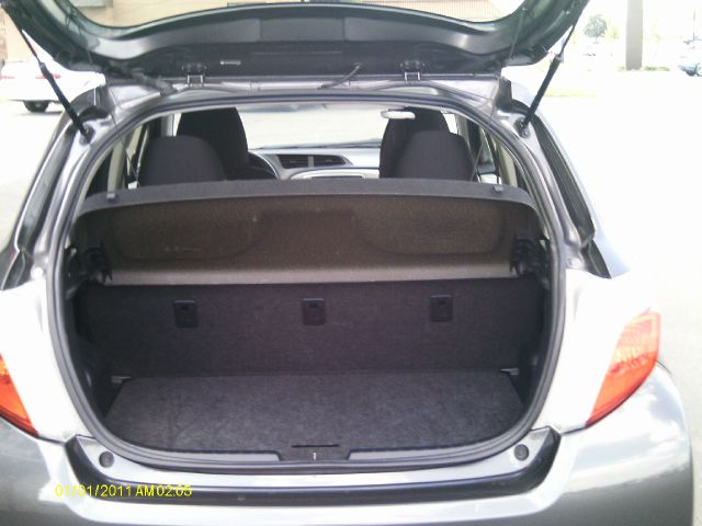 Toyota Yaris 2012 photo 3