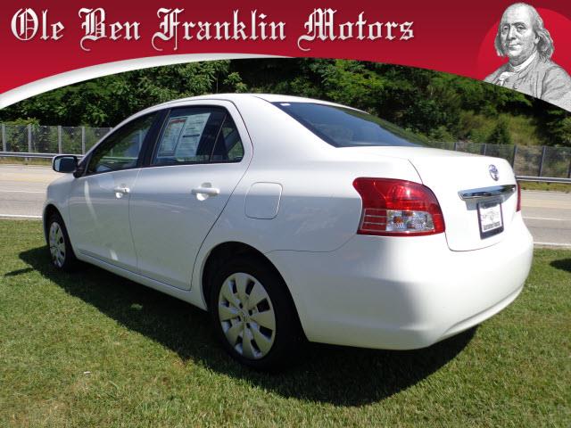 Toyota Yaris Convertible V6 AUTO Sedan