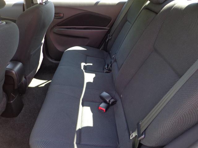 Toyota Yaris 2012 photo 1