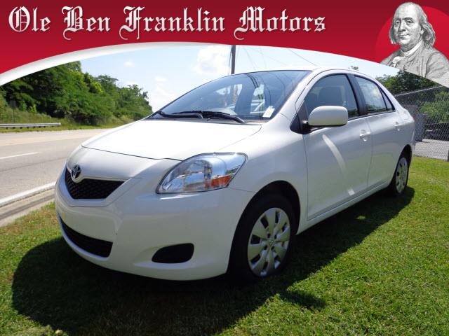 Toyota Yaris 2012 photo 3